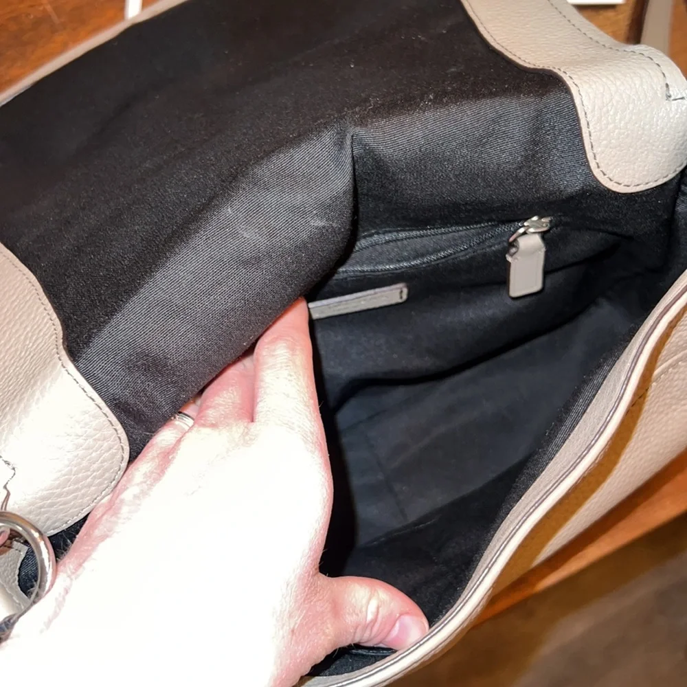 MARC JACOBS EMPIRE CITY CROSS BODY - FREE SHIPPING - Picture 3 of 9